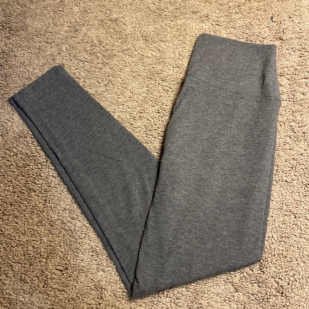Gray Aerie leggings